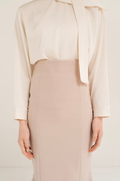 サテンアシンメトリータイブラウス