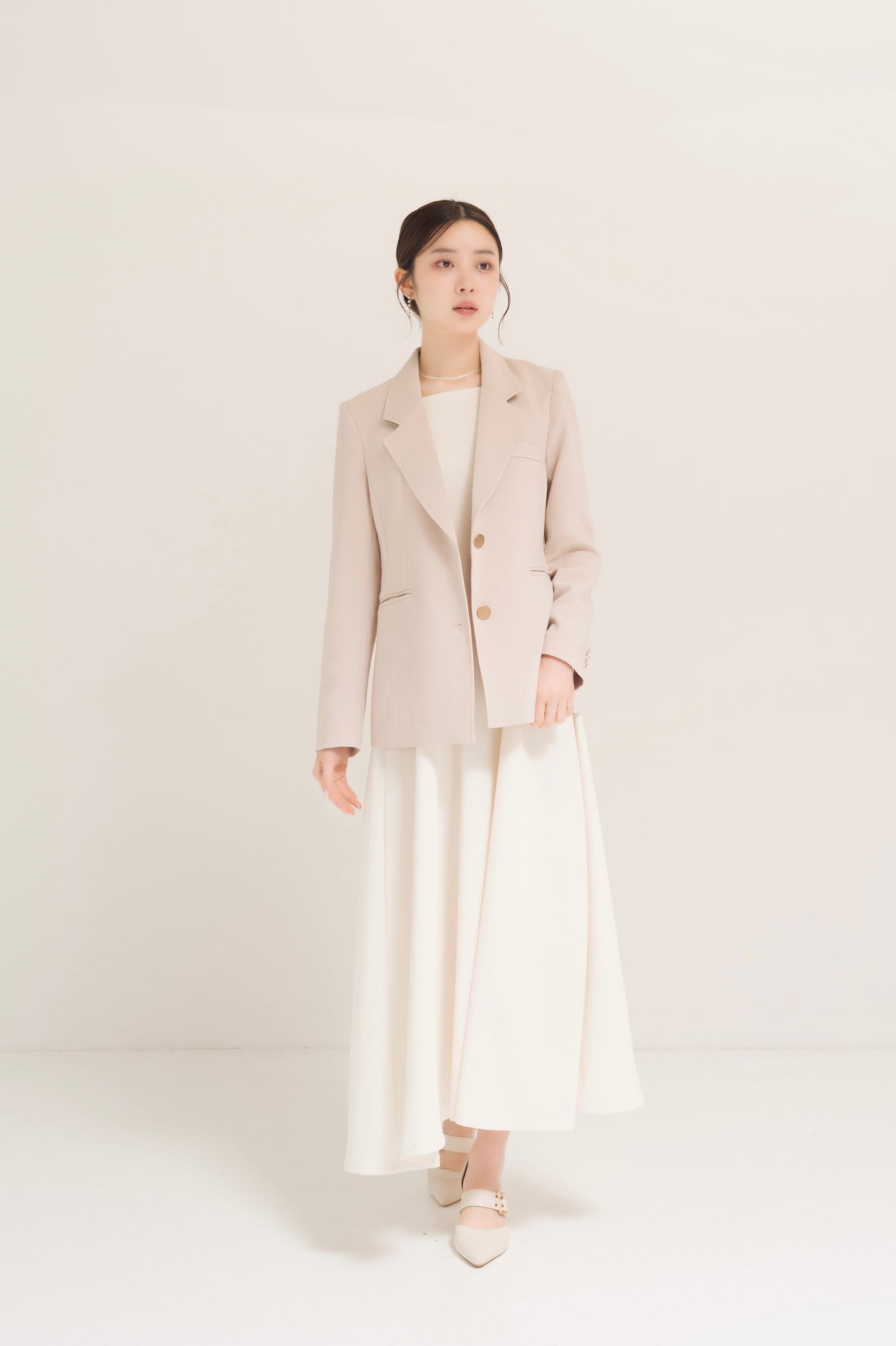 ゴールドボタンテーラードジャケット