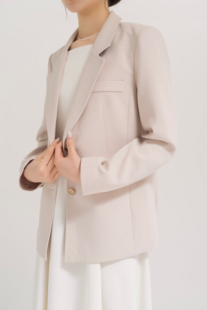 ゴールドボタンテーラードジャケット