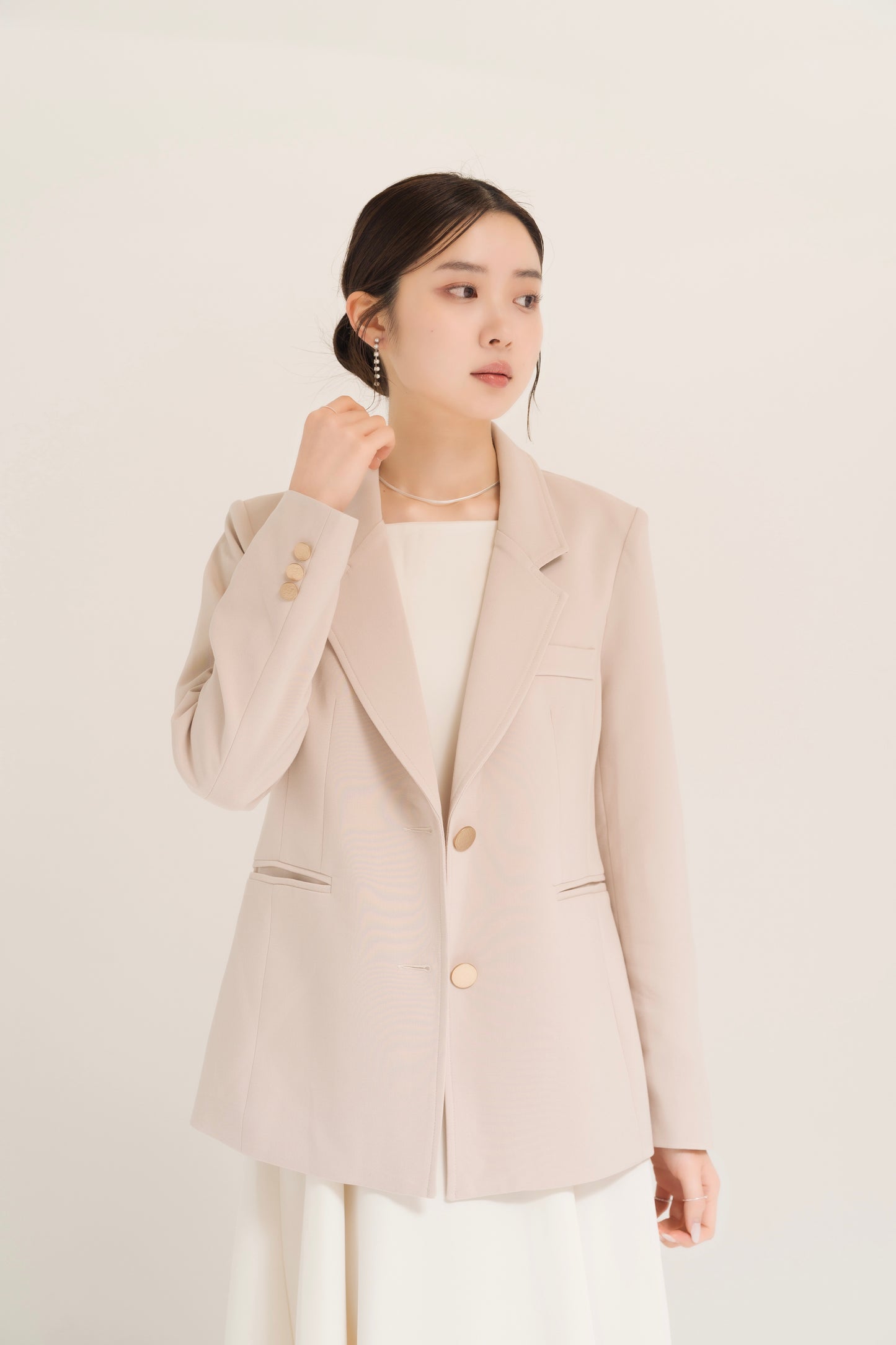 ゴールドボタンテーラードジャケット