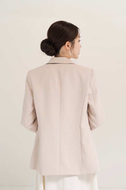 ゴールドボタンテーラードジャケット