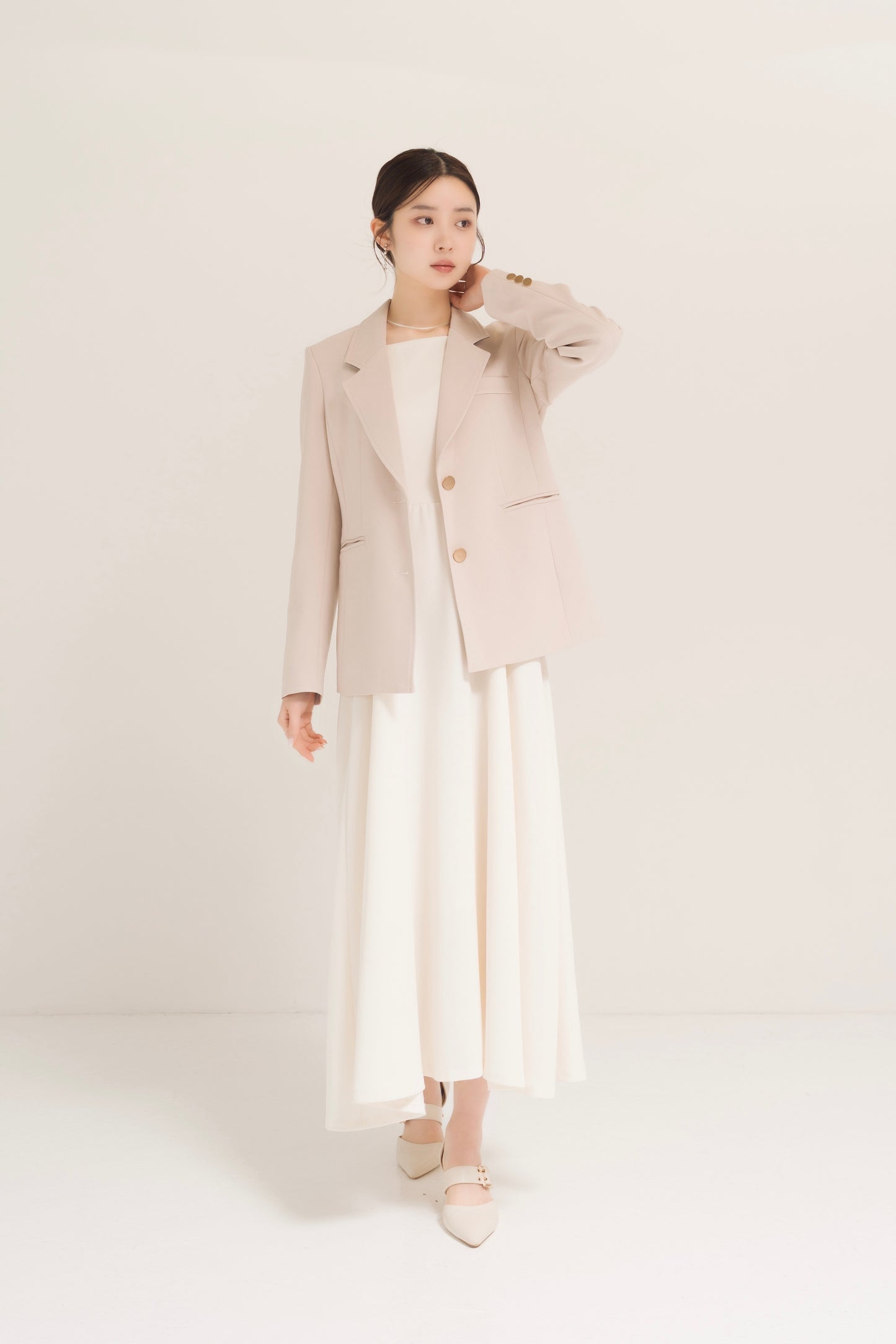 ゴールドボタンテーラードジャケット