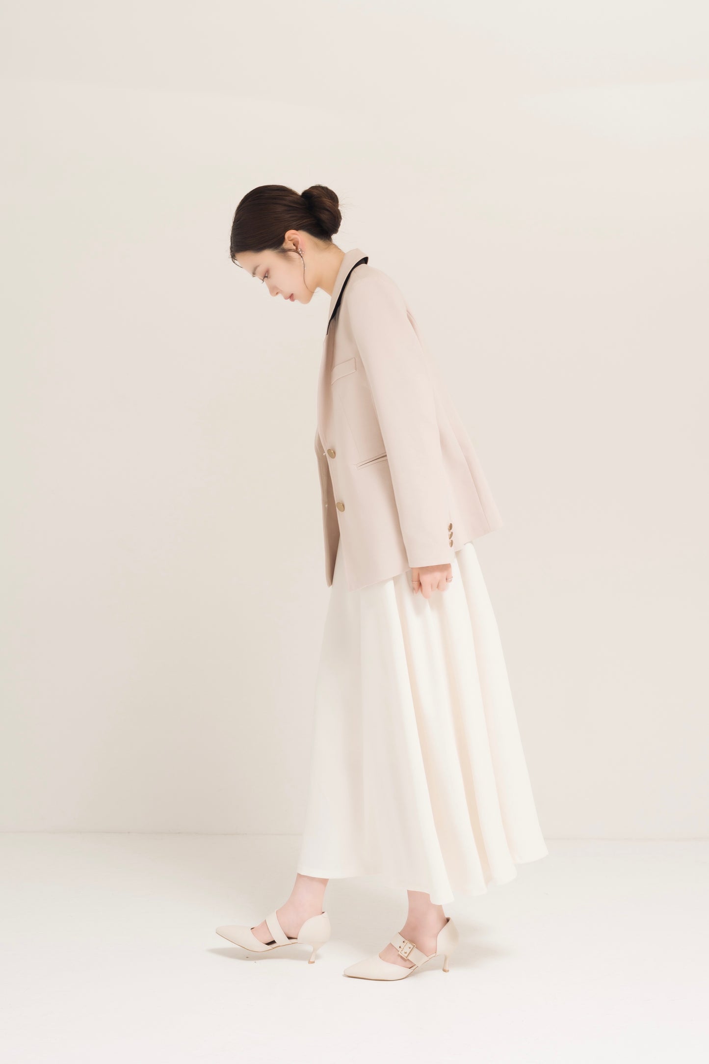 ゴールドボタンテーラードジャケット