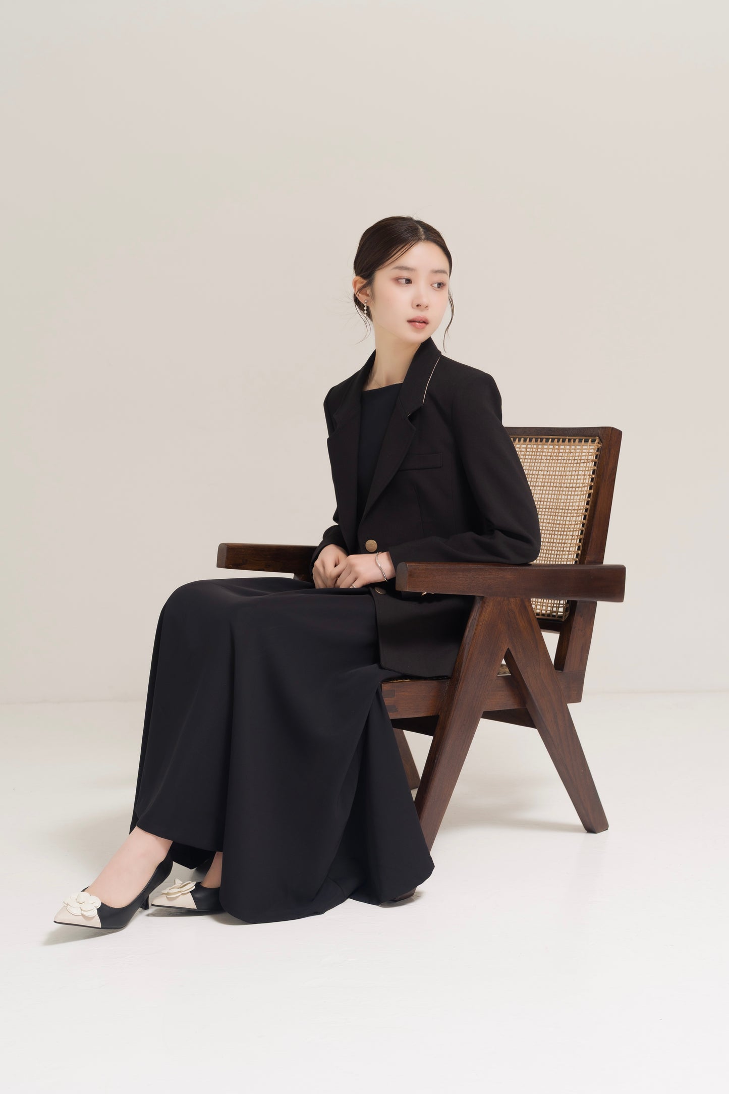 ゴールドボタンテーラードジャケット