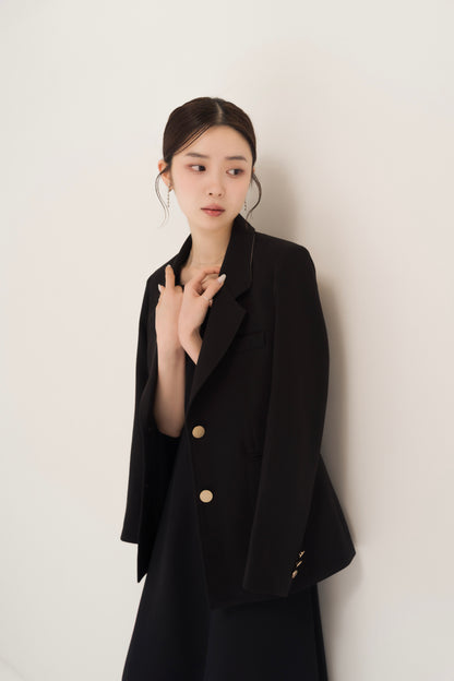 ゴールドボタンテーラードジャケット