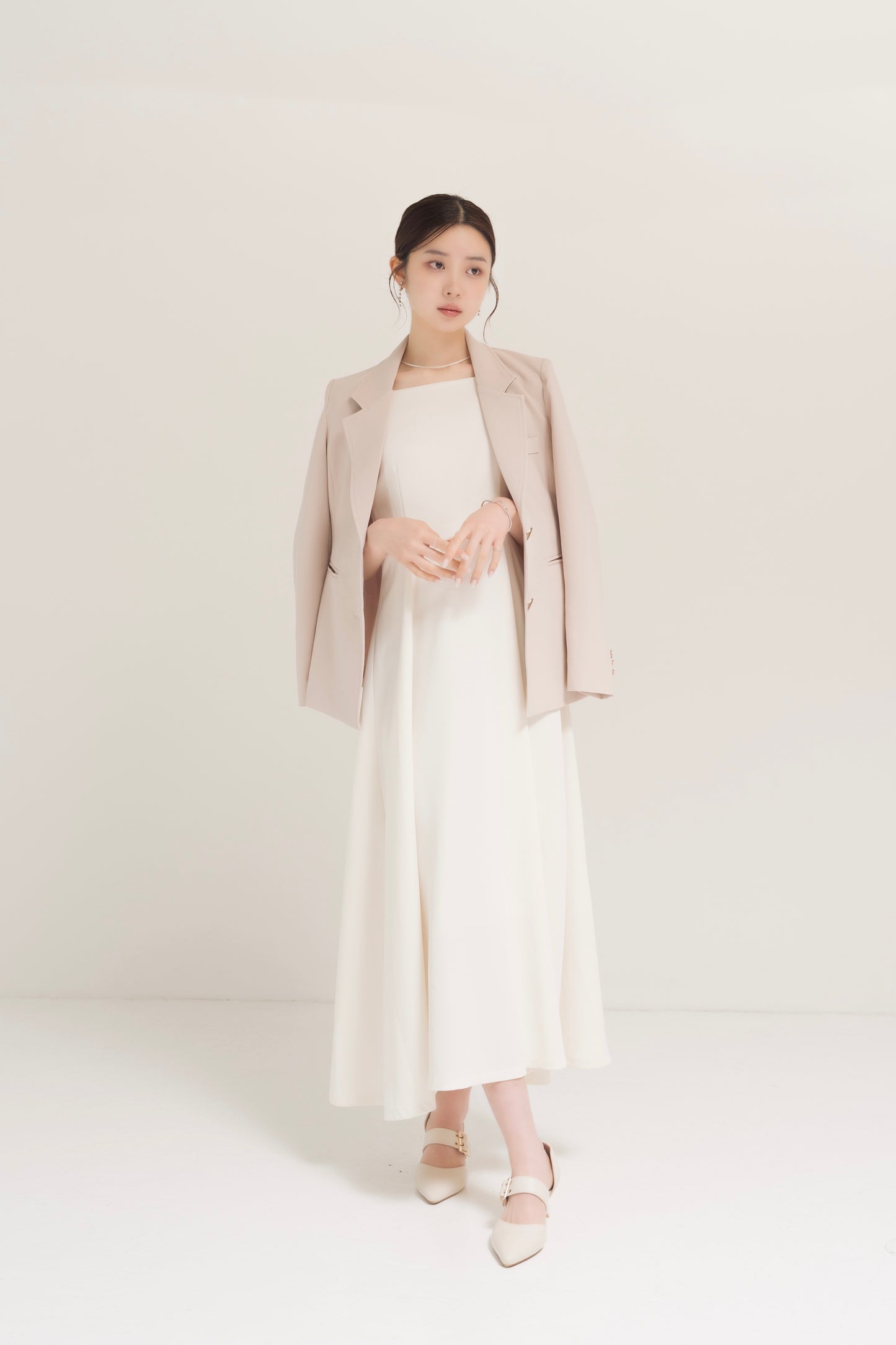 ゴールドボタンテーラードジャケット