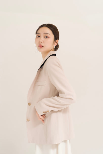 ゴールドボタンテーラードジャケット